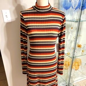 NWT- FABULOUS SWEATER DRESS IN BOLD FALL COLORS & A TOUCH OF SPARKLE IN THE GOLD